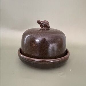 Ceramic Covered Butter Dish/Garlic Roaster in Dark Brown